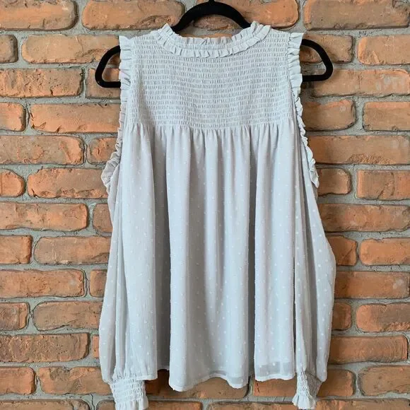 Sanctuary Womens Medium Top Beige Swiss Dot Smocked‎ Cold Shoulder Blouse Ruffle - Picture 4 of 6